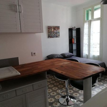 Studio Tout Confort Dans Le Centre Historique Lägenhet Prats-de-Mollo-la-Preste Exteriör bild